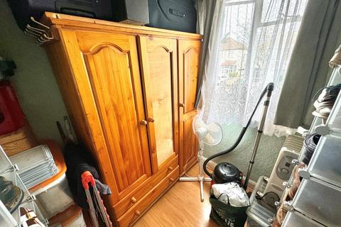 31 Constable Gardens, Edgware, HA8 5SF