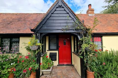 8 Lenacre Lane, Whitfield, Dover, CT16 3HL
