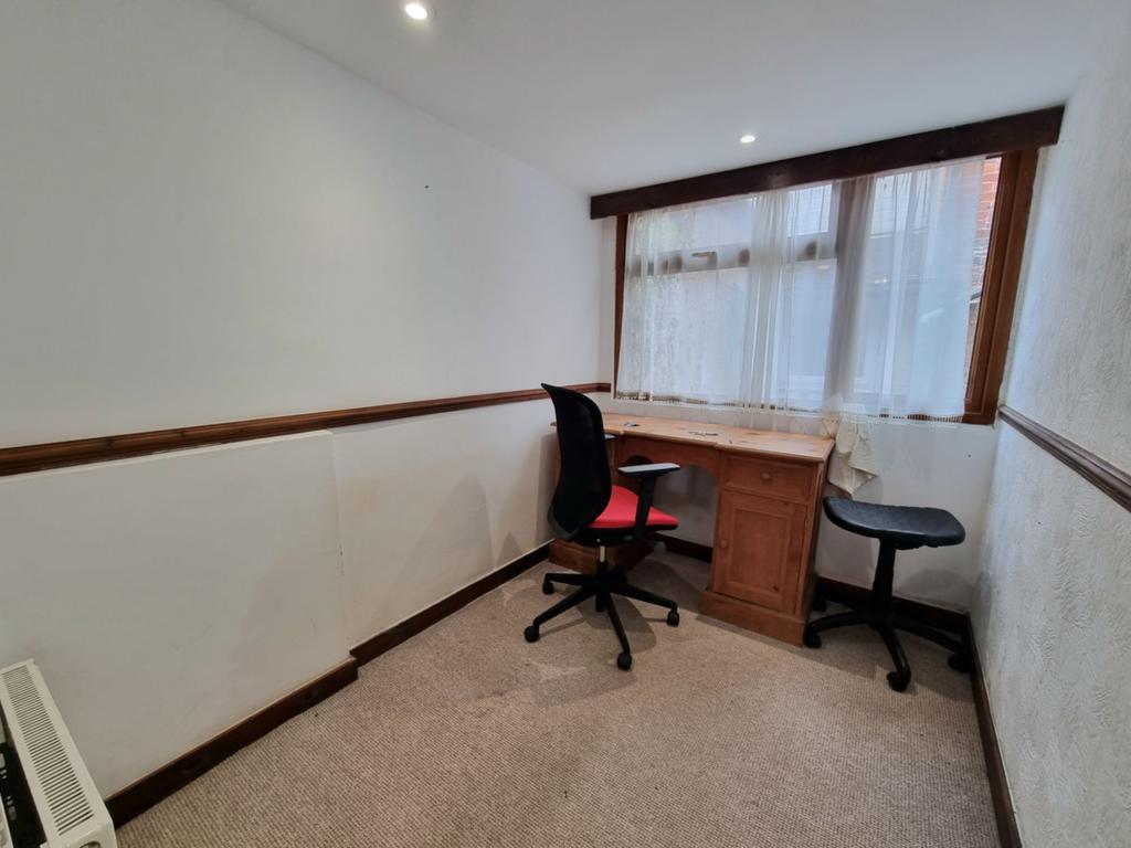 Bedroom 3/Study