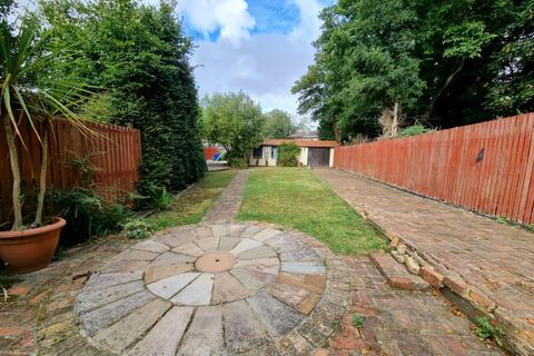 8 Lenacre Lane, Whitfield, Dover, CT16 3HL