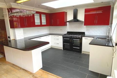 130 Towcester Road, Northampton, NN4 8LH