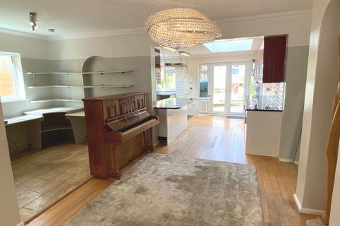 130 Towcester Road, Northampton, NN4 8LH