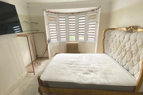 130 Towcester Road, Northampton, NN4 8LH