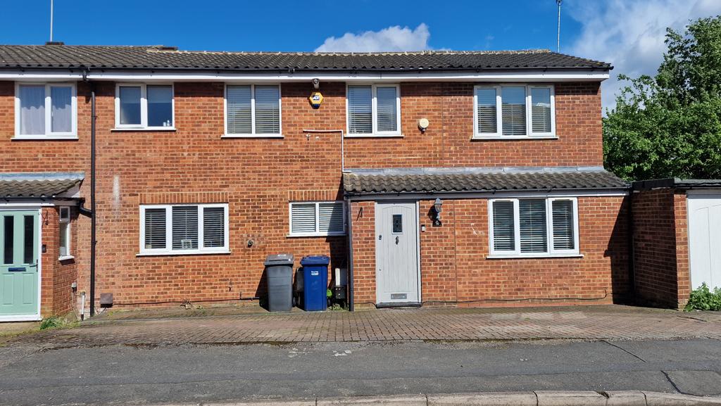 3/4 bedroom extended end of terraced house