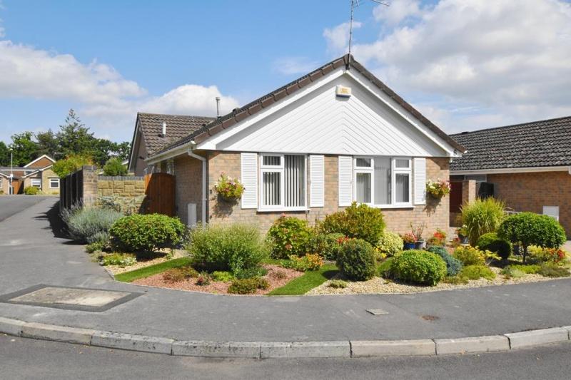 West Moors Ferndown BH22 8EU 3 bed bungalow for sale £525,000