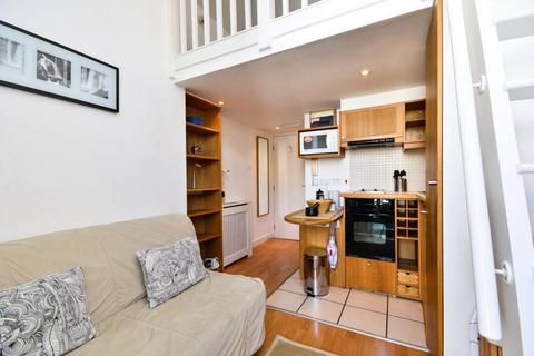 Studio to rent, Fairholme Road, West Kensington, London, W14