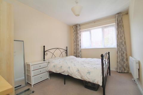 15 Cumbrian Way, Uxbridge, UB8 1XD