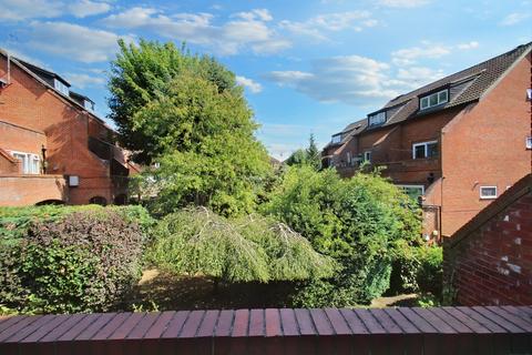 15 Cumbrian Way, Uxbridge, UB8 1XD