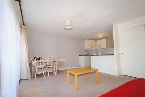 15 Cumbrian Way, Uxbridge, UB8 1XD