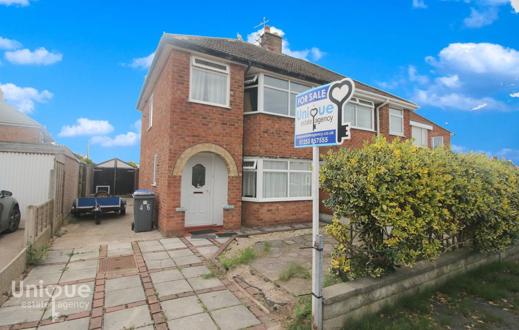 Carnforth Avenue, Bispham, Blackpool... 3 bed semidetached house £