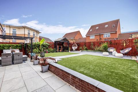 14 Apollo Close, Aylesbury, HP18 1AP