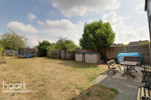 85 Briars Lane, Hatfield, AL10 8EX