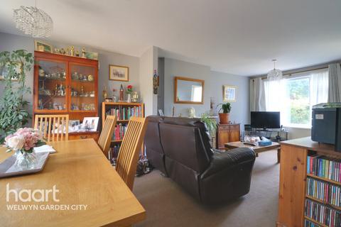 85 Briars Lane, Hatfield, AL10 8EX