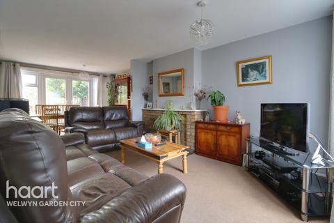 85 Briars Lane, Hatfield, AL10 8EX