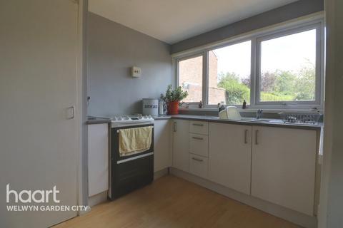 85 Briars Lane, Hatfield, AL10 8EX