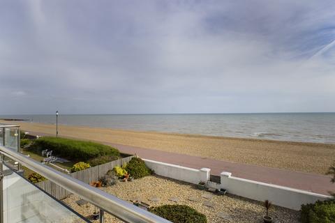 2 bedroom apartment to rent, Marine Parade, Hythe