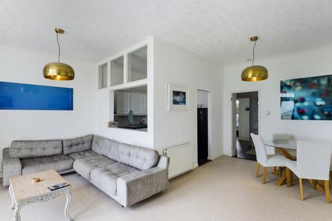 2 bedroom apartment to rent, Marine Parade, Hythe