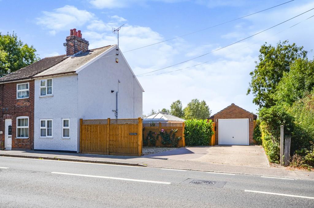 Halstead Road, Eight Ash Green, CO6 3QJ 2 bed semidetached house £