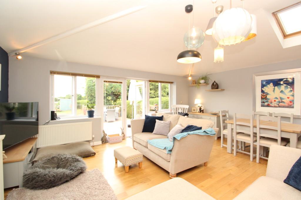 Spring Hill, Worle 3 bed semidetached house £375,000