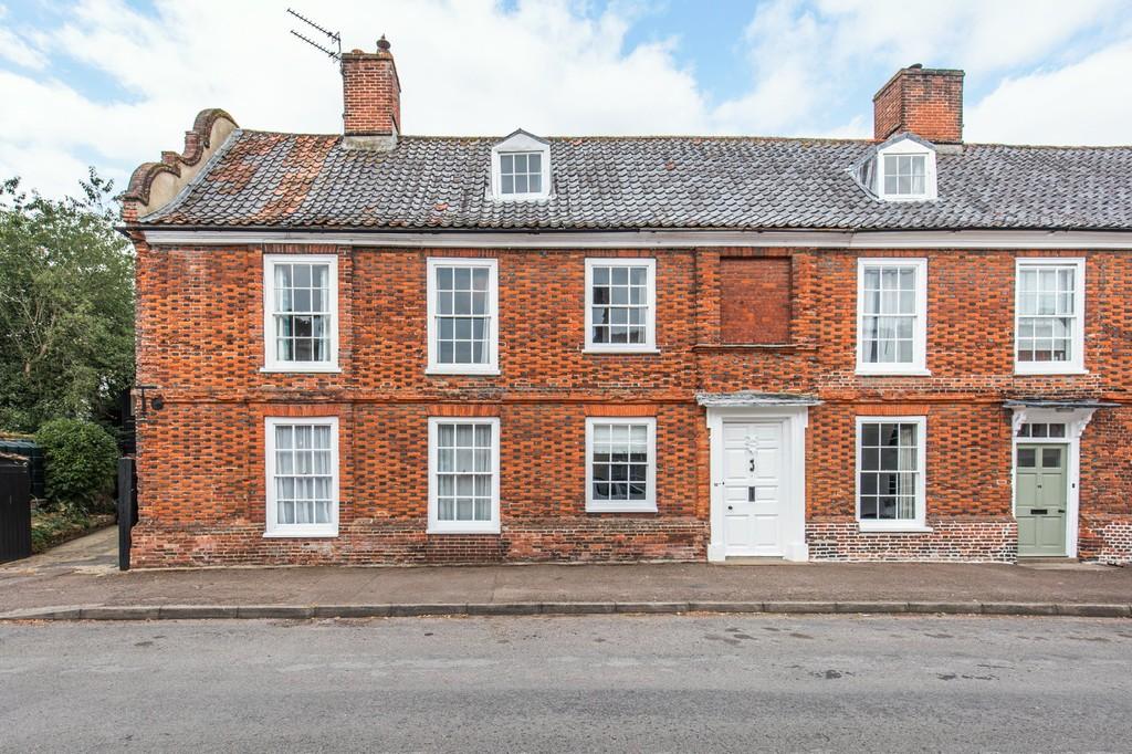 Hingham 3 bed semidetached house £625,000