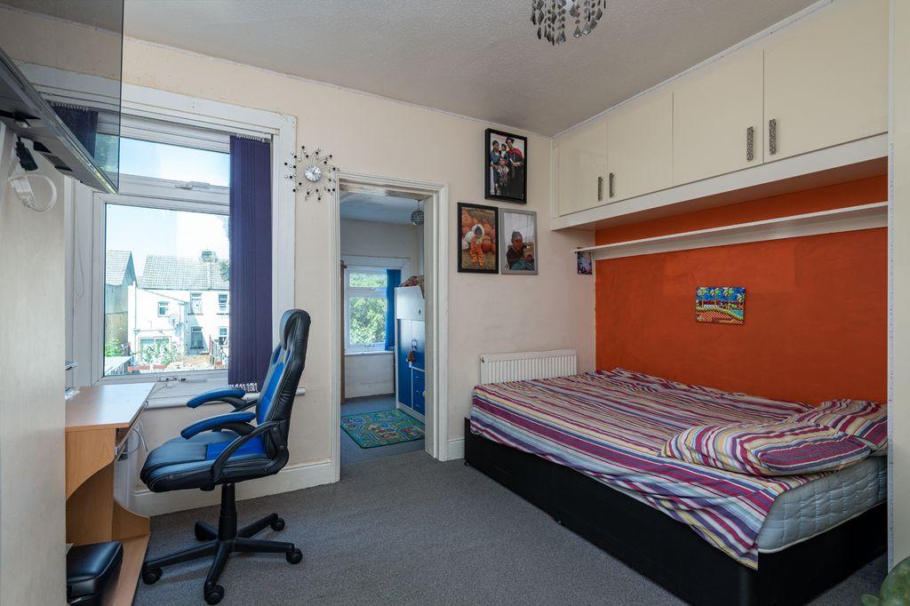 Bedroom 2 (Double)