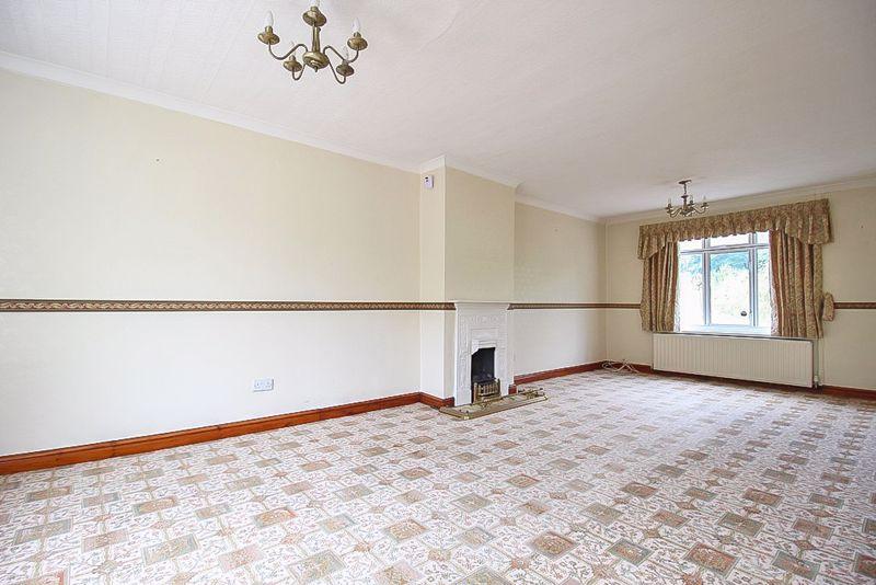 Rookery Road, WOMBOURNE, WV5 0JH 3 bed semidetached house for sale £