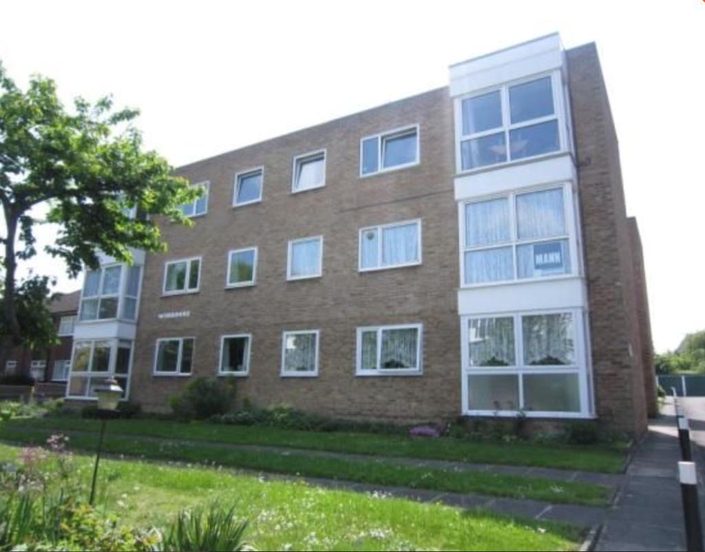 Highview Road, Sidcup, Kent, DA14 4EY 2 bed flat £1,350 pcm (£312 pw)