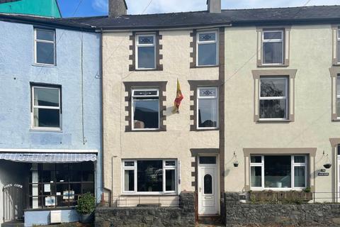 4 bedroom terraced house for sale, High Street, Llanberis, Caernarfon, Gwynedd, LL55