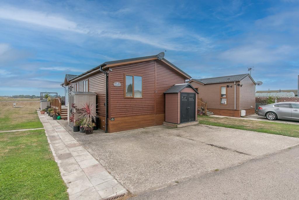 Flag Hill, Great Bentley, Colchester, CO7 3 bed park home for sale £