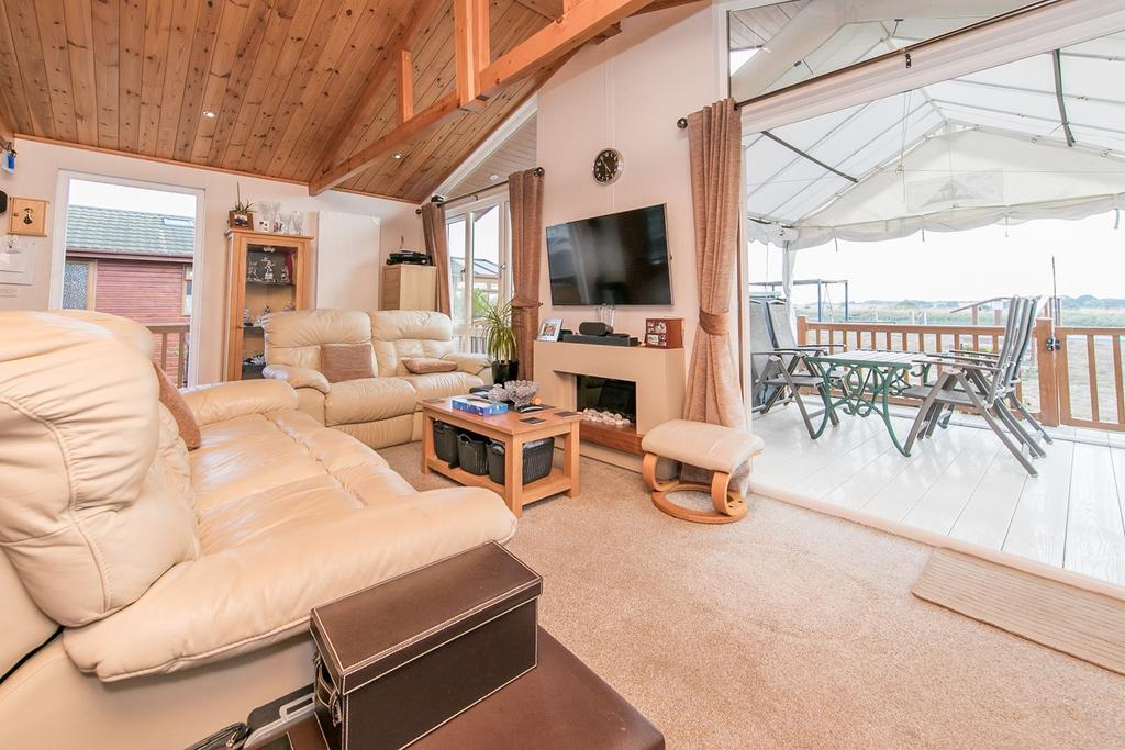 Flag Hill, Great Bentley, Colchester, CO7 3 bed park home for sale £