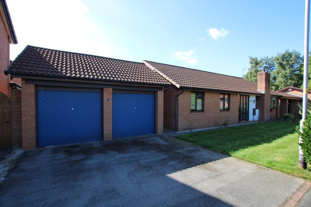 Applecross Close, Birchwood, Warrington, WA3 3 bed detached bungalow