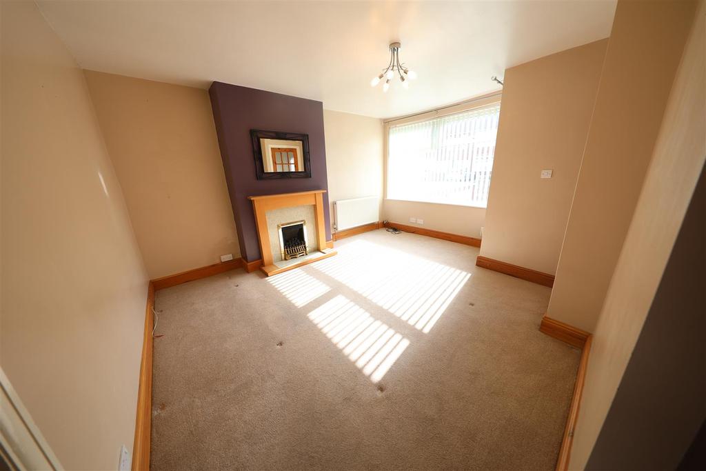 Kirklands Road, Hull 2 bed end of terrace house £135,000
