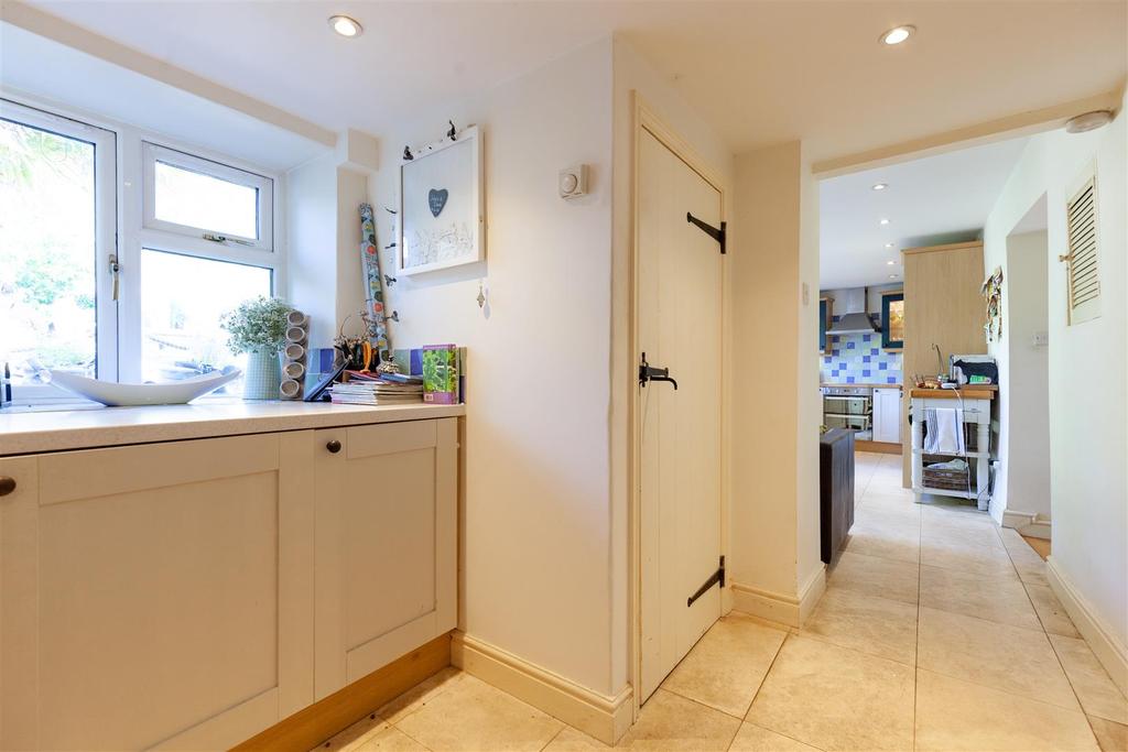 Utility Room 1.jpg