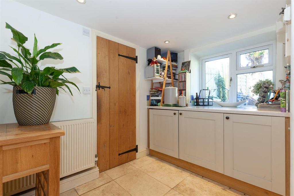 Utility Room 2.jpg