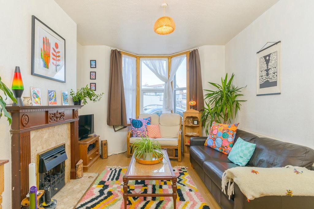 Whitehall Gardens, Whitehall 2 bed terraced house for sale £325,000