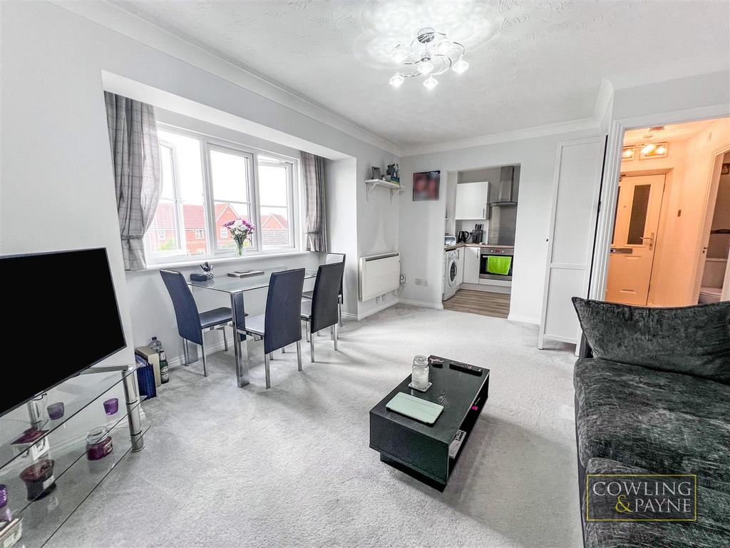Lindsey Court, Wickford 1 bed apartment £210,000