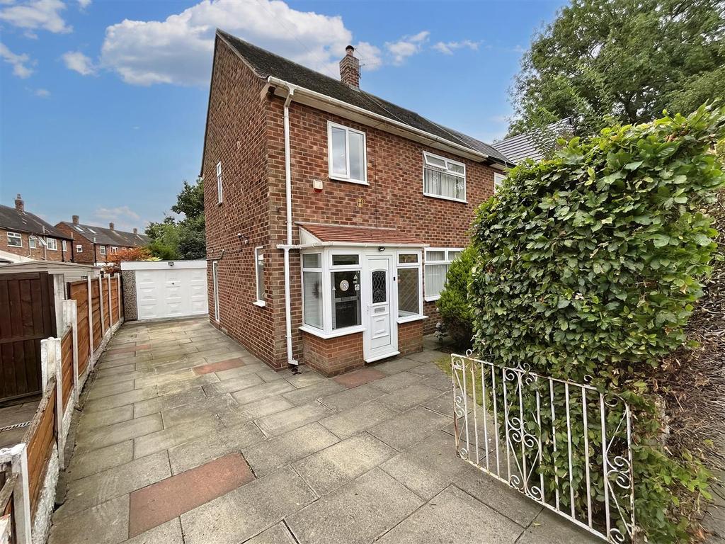 Swanage Avenue, Manchester 3 bed semidetached house £269,500