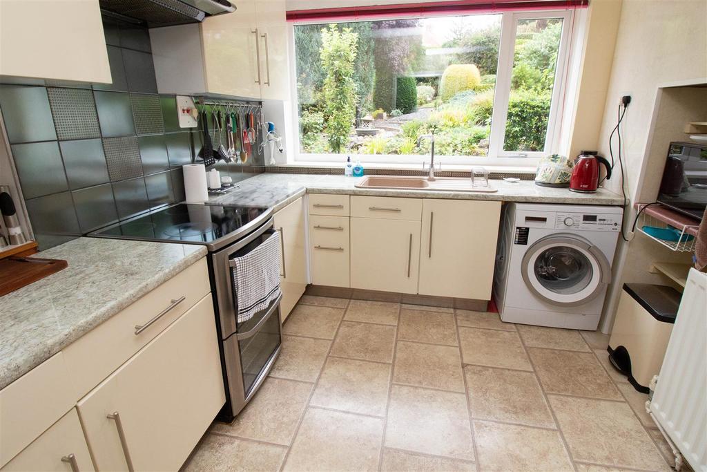 Rawling Road, Gateshead 3 bed semi-detached house - £200,000