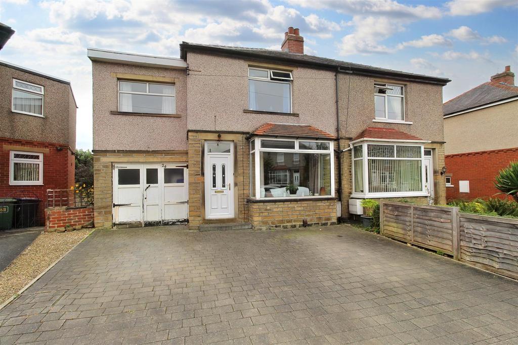Kelvin Avenue, Dalton, Huddersfield, HD5 9HG 3 bed semidetached house