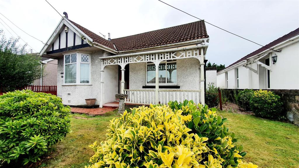 Dulais Road, Pontarddulais, Swansea 3 bed detached bungalow £145,000