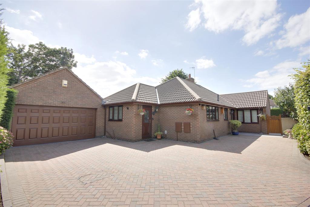 Spinney Croft Close, North Ferriby 2 bed detached bungalow £495,000