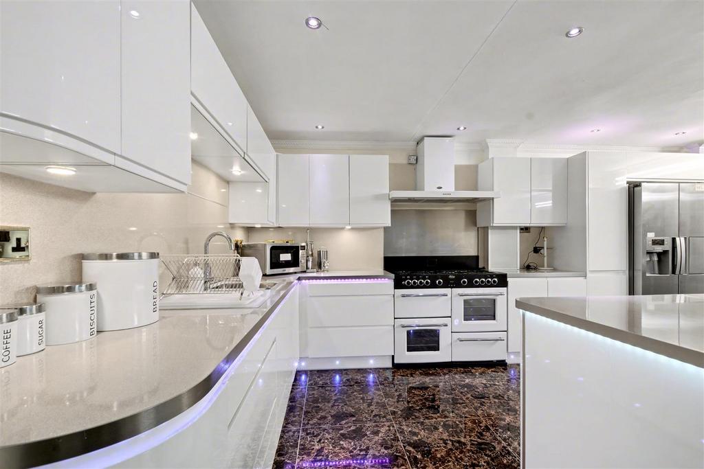 Kitchen 5.jpeg