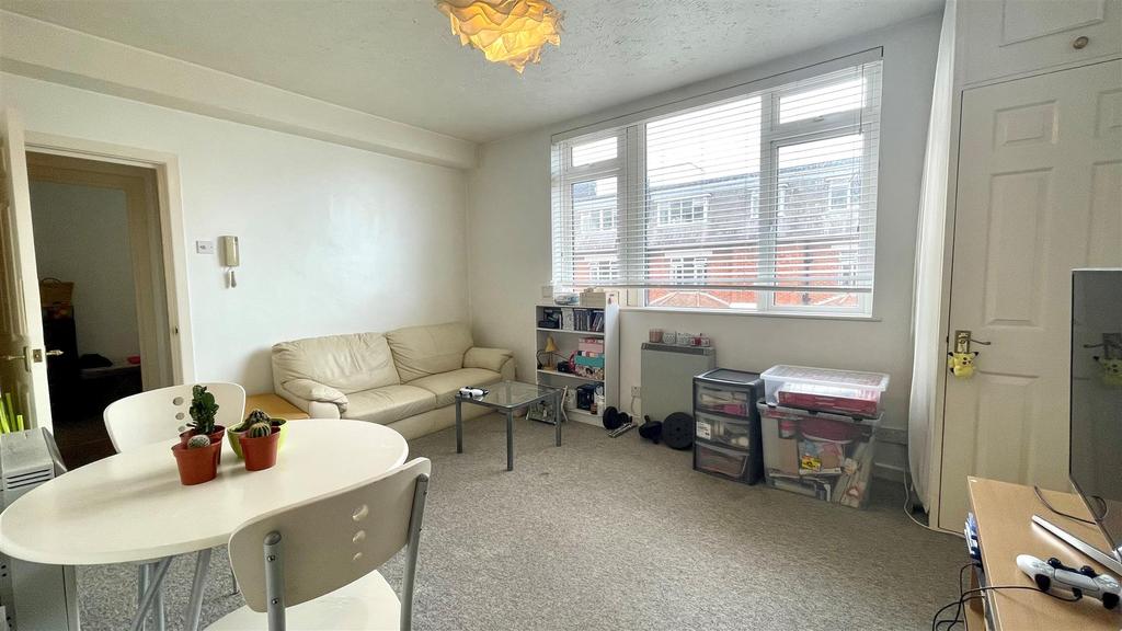 1517 Durley Gardens, Bournemouth 1 bed apartment £179,500