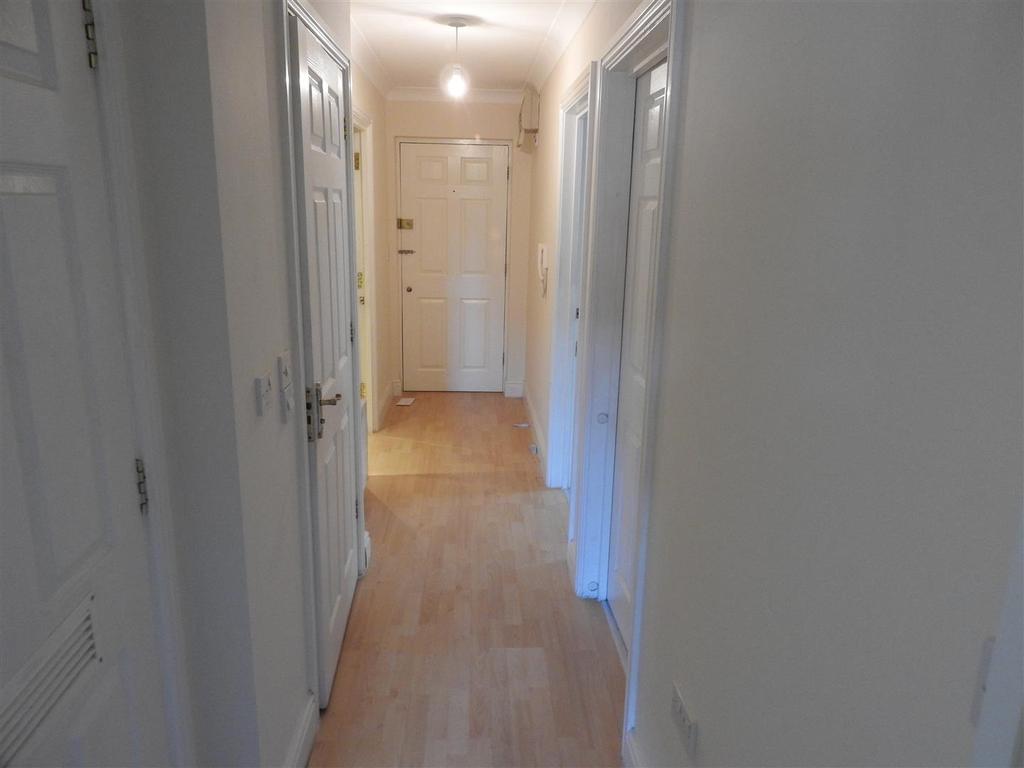 Covesfield, Gravesend, Kent 2 bed apartment £950 pcm (£219 pw)