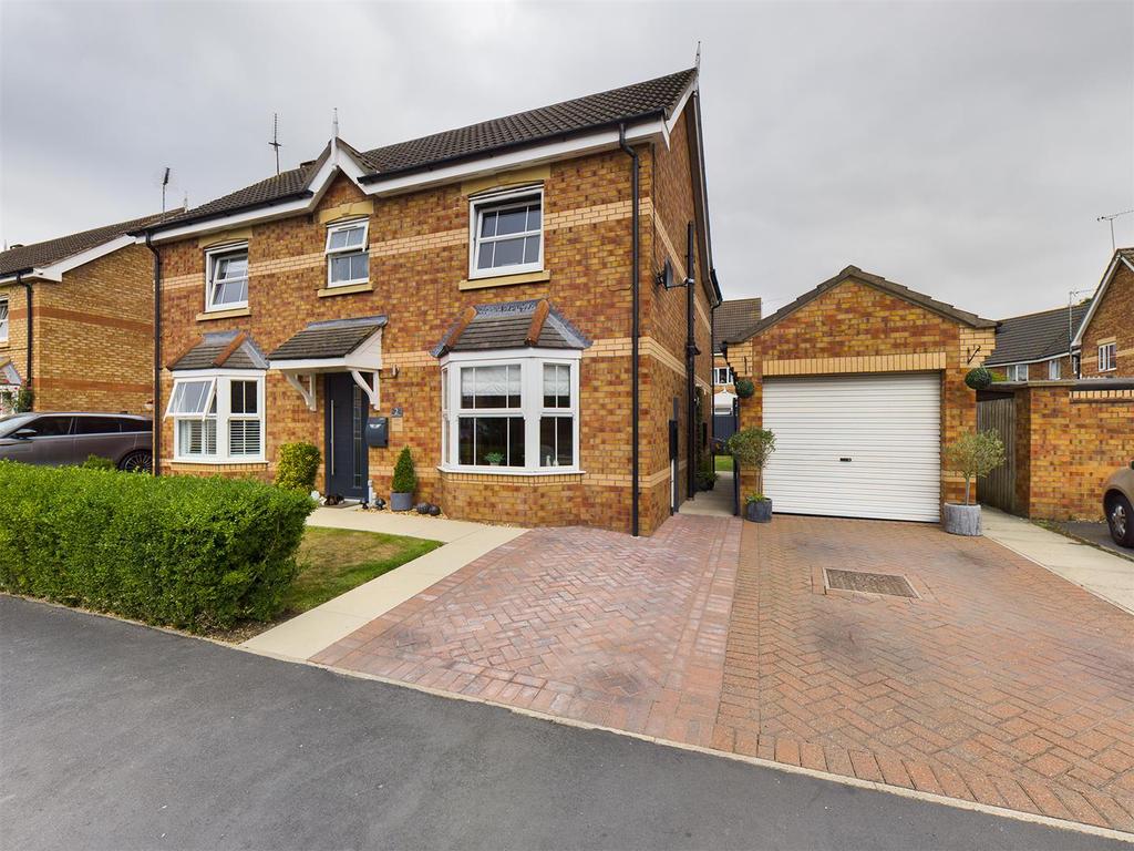 Bethell Walk, Driffield 4 bed detached house £290,000
