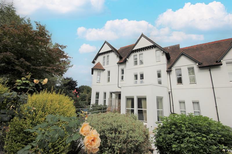 Summerfield Court, Flat 14, 141... 1 bed flat £160,000