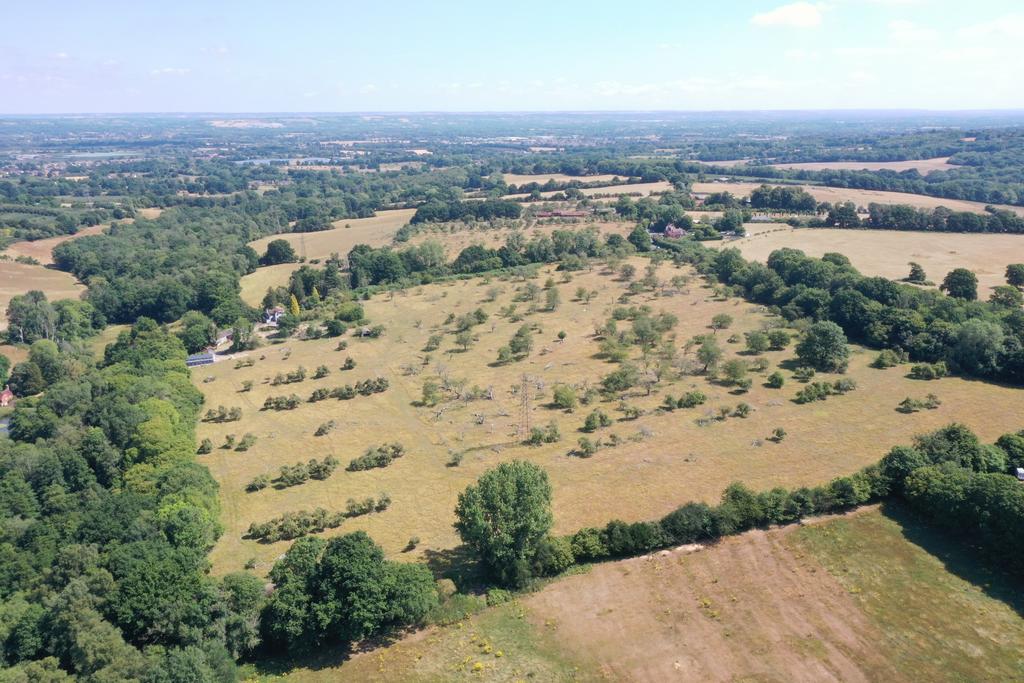 De Beauvoir Chase, Ramsden Heath CM11 Land for sale - £5,000