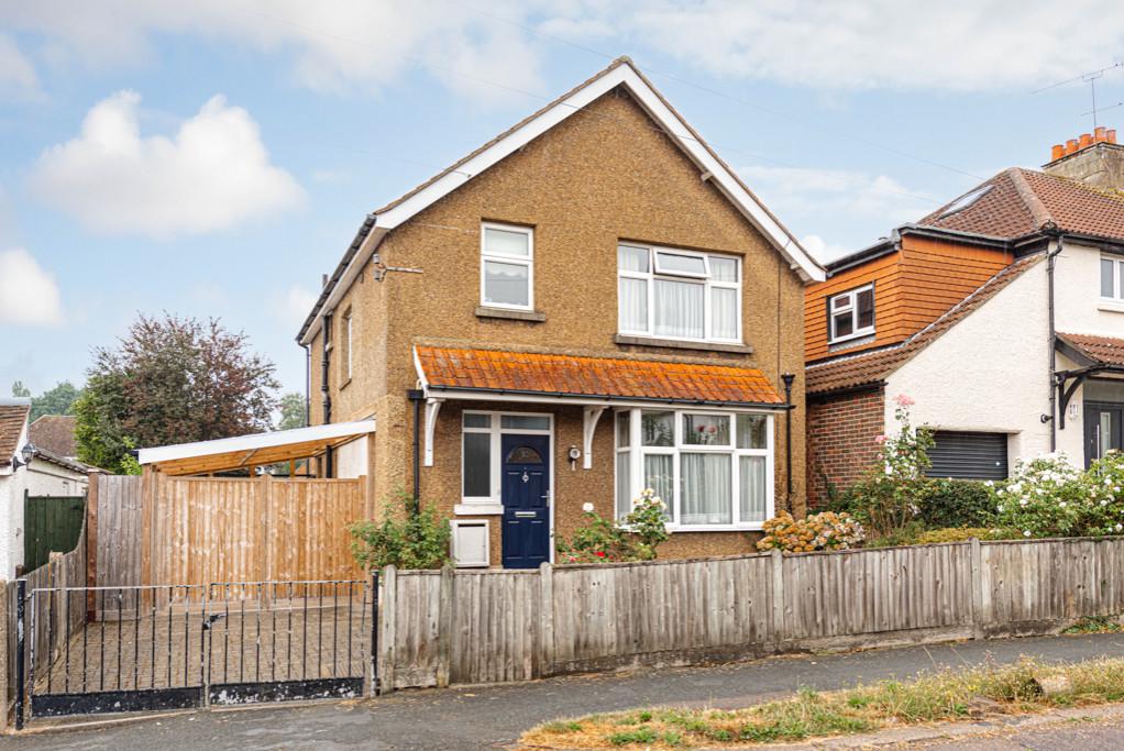 Leatherhead 3 bed detached house £625,000