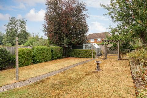 83 Copthorne Road, Leatherhead, KT22 7EE