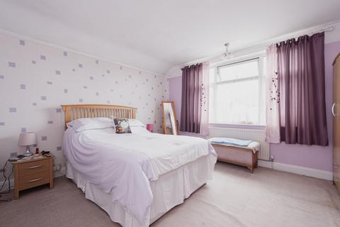 83 Copthorne Road, Leatherhead, KT22 7EE